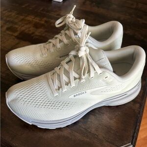 Brooks Ghost Mint Green shoes